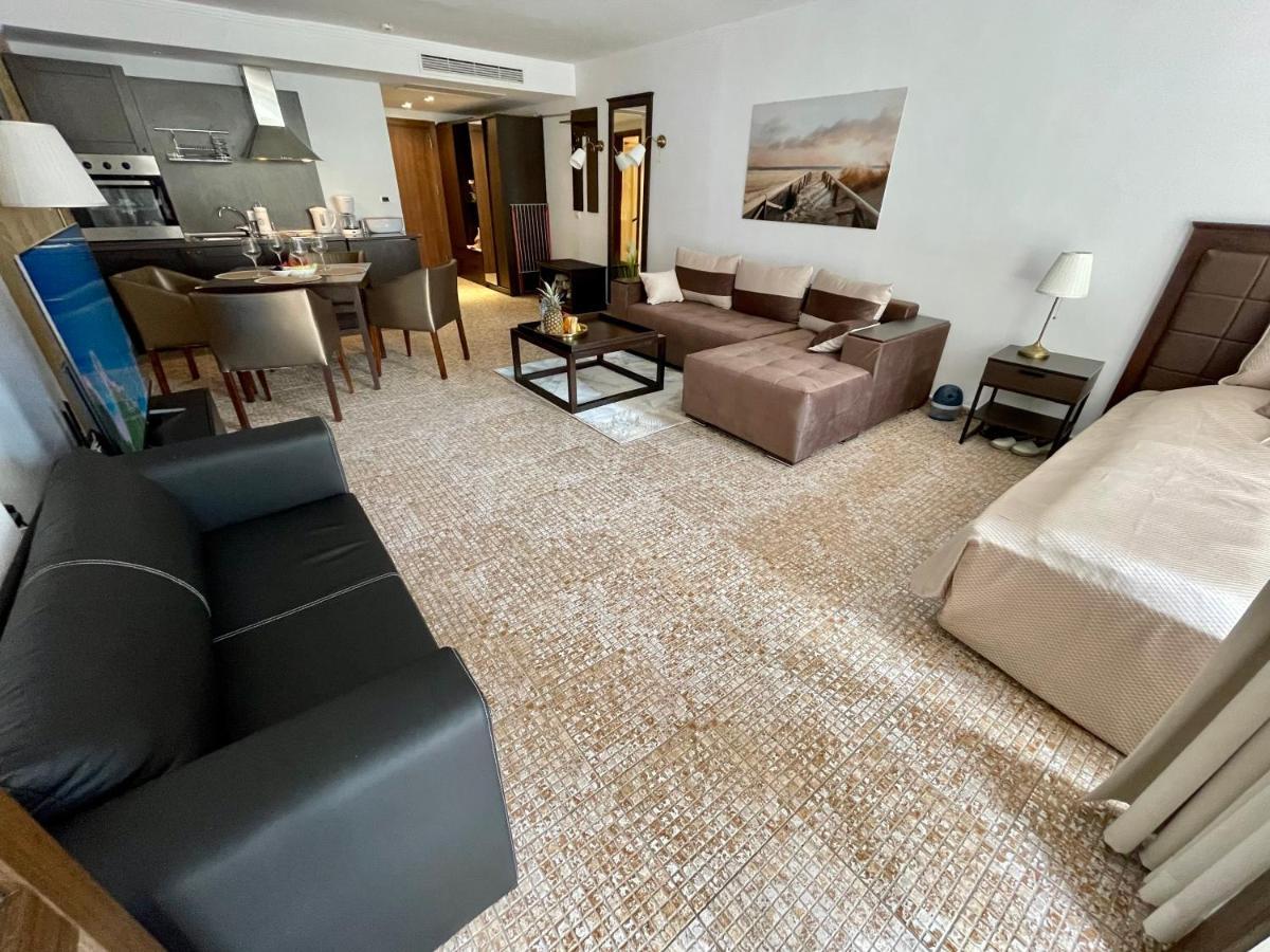 Royal Beach Apartments - 5M To Pool, 100M To Beach Sunny Beach Dış mekan fotoğraf